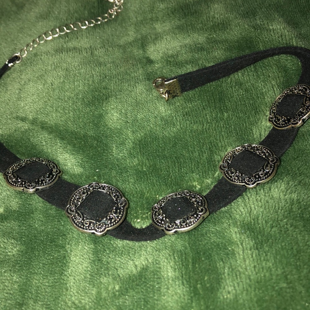 Western style choker - Picture 2 of 3